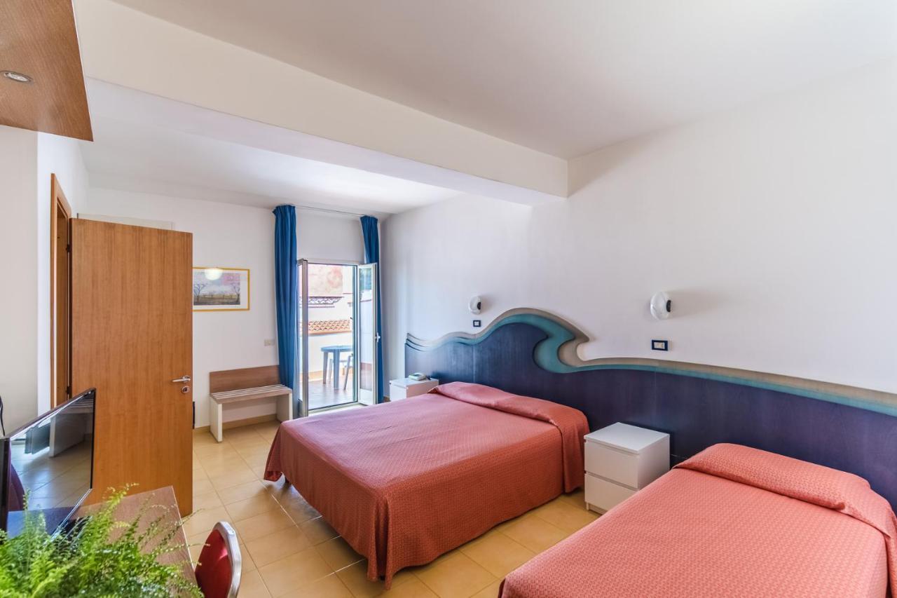 Hotel D'Amato Peschici Bagian luar foto