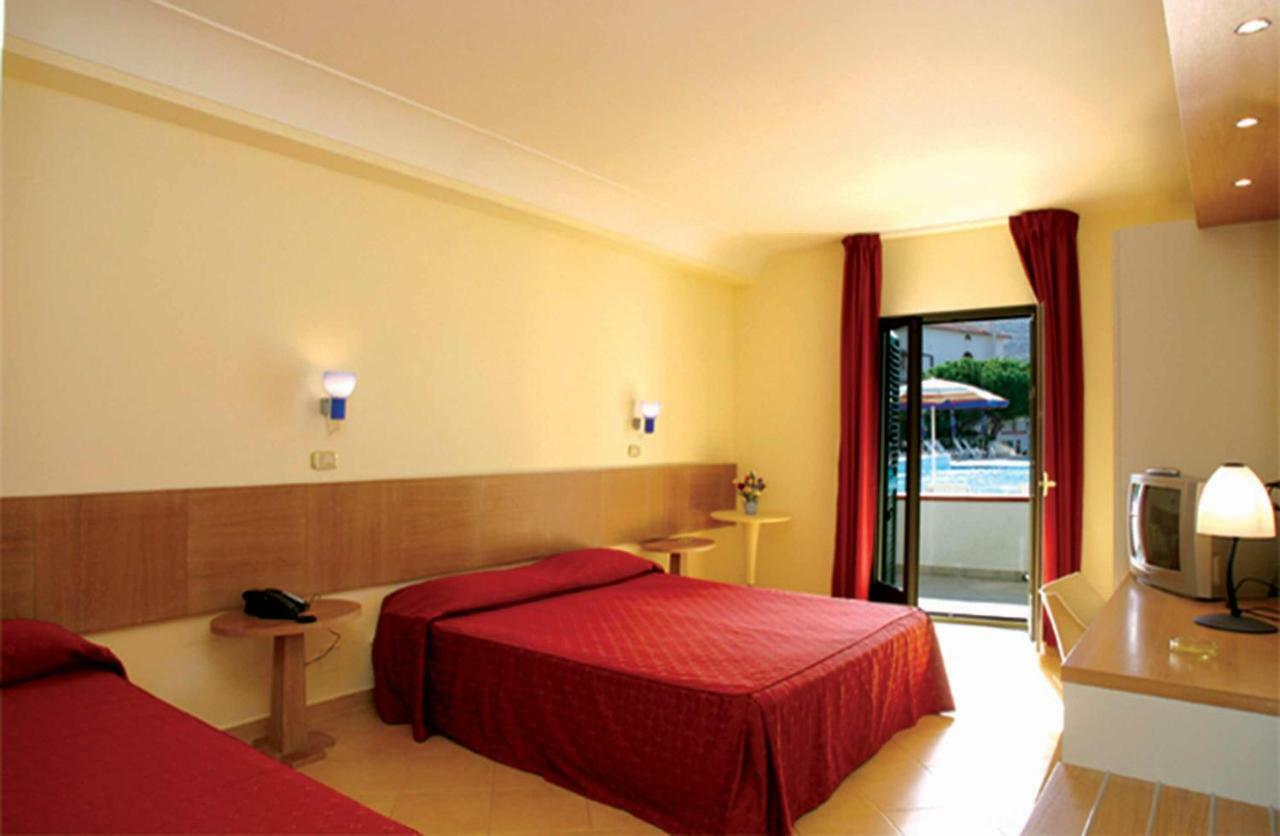 Hotel D'Amato Peschici Bagian luar foto