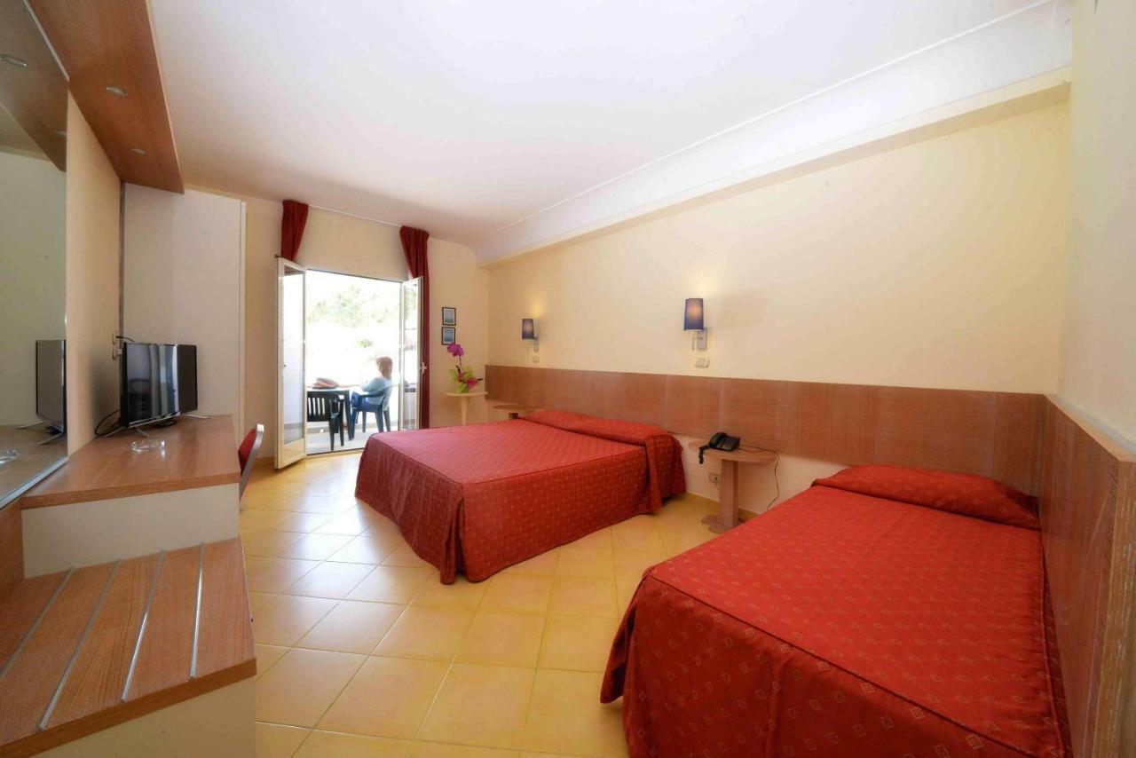 Hotel D'Amato Peschici Bagian luar foto