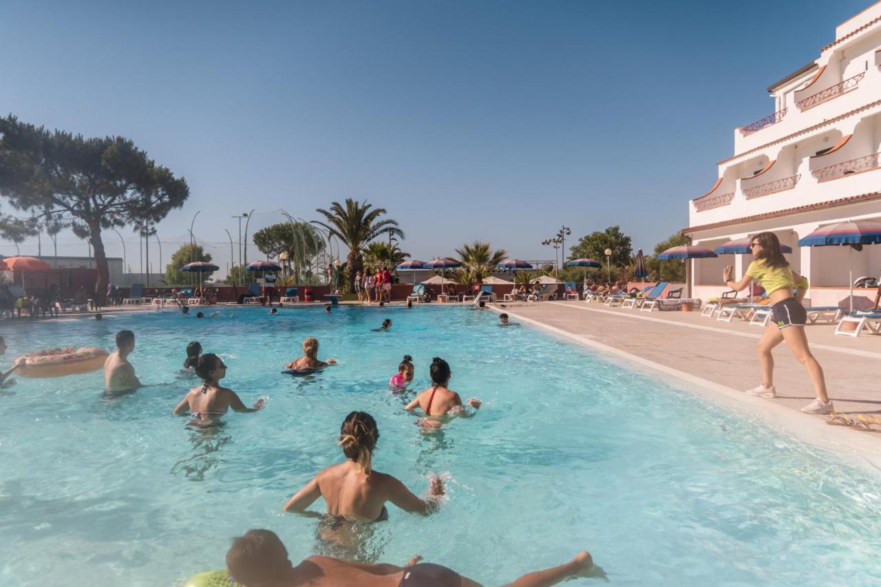 Hotel D'Amato Peschici Bagian luar foto